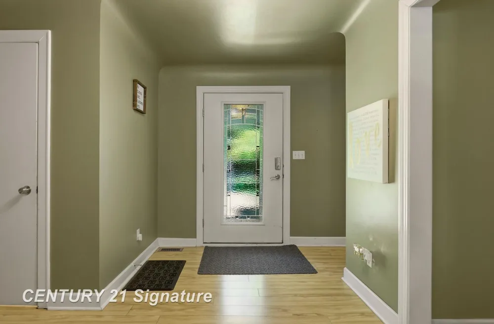 1 Center Woods Drive Saginaw Charter Township, MI 48638