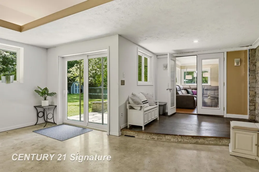 1 Center Woods Drive Saginaw Charter Township, MI 48638