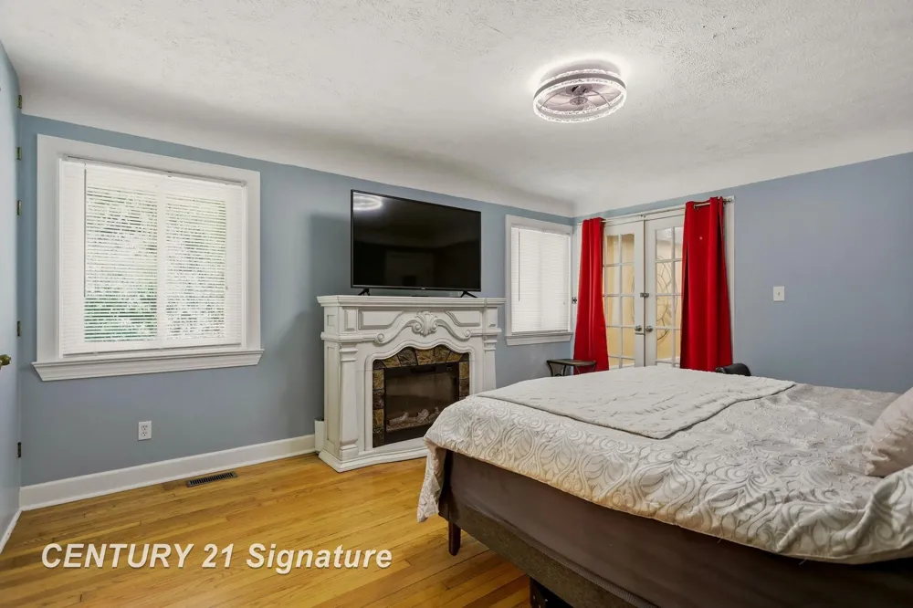 1 Center Woods Drive Saginaw Charter Township, MI 48638