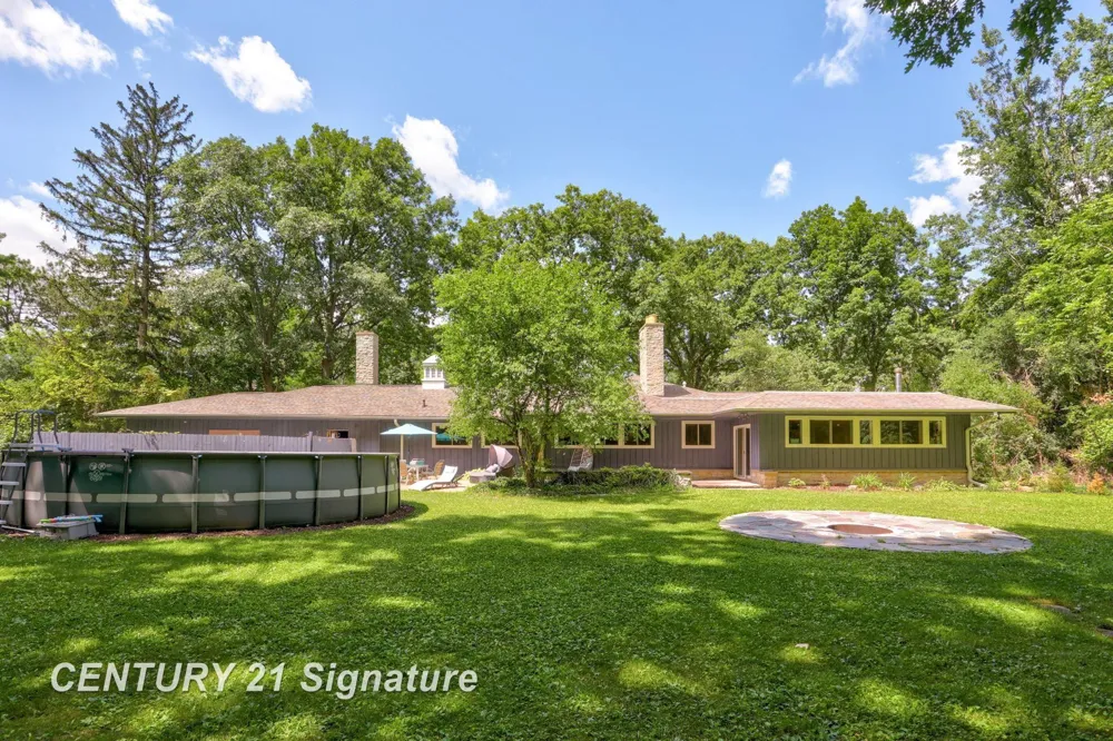 1 Center Woods Drive Saginaw Charter Township, MI 48638