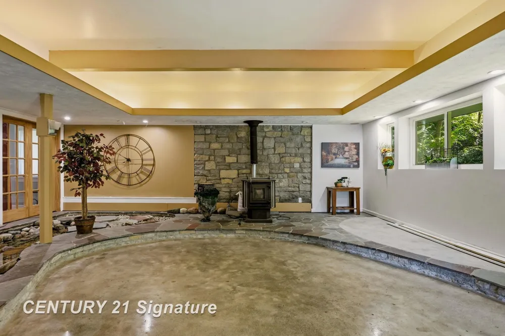 1 Center Woods Drive Saginaw Charter Township, MI 48638