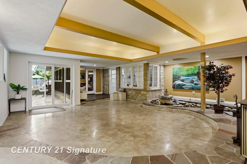 1 Center Woods Drive Saginaw Charter Township, MI 48638