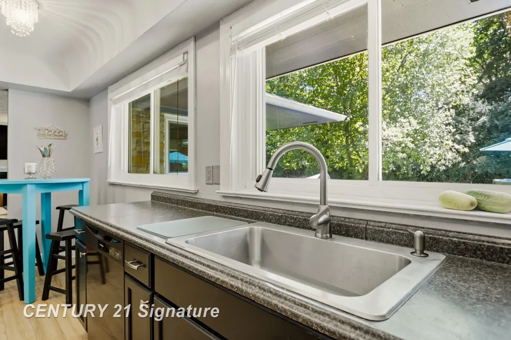 1 Center Woods Drive Saginaw Charter Township, MI 48638