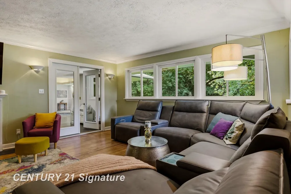 1 Center Woods Drive Saginaw Charter Township, MI 48638