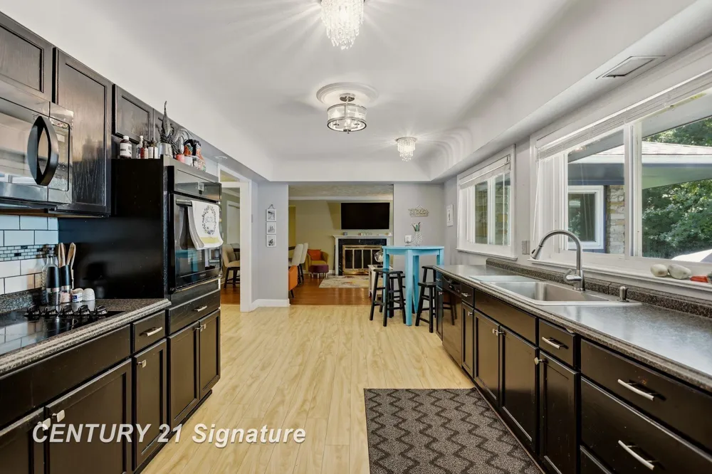 1 Center Woods Drive Saginaw Charter Township, MI 48638
