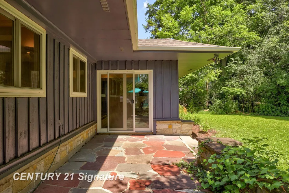 1 Center Woods Drive Saginaw Charter Township, MI 48638