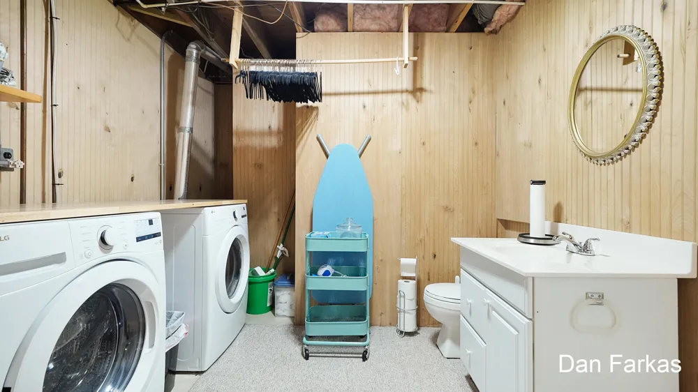 834 Brook Village Court Holland, MI 49423