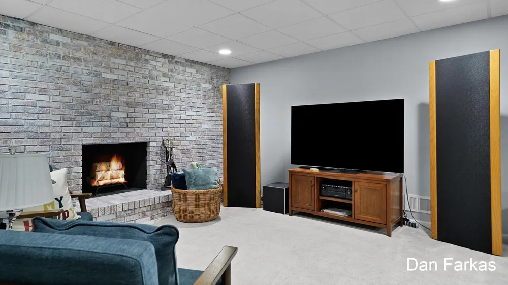 834 Brook Village Court Holland, MI 49423