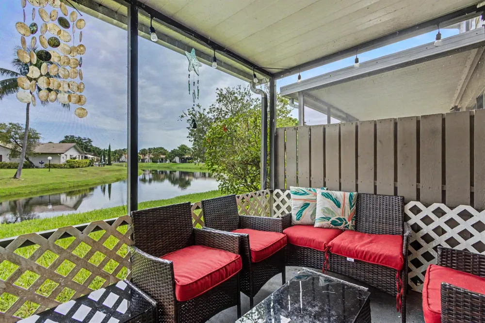 2269 DISCOVERY CIRCLE W Deerfield Beach, FL 33442