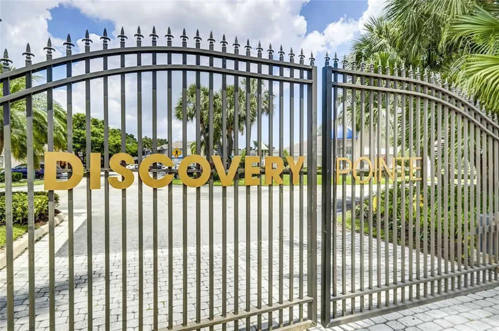 2269 DISCOVERY CIRCLE W Deerfield Beach, FL 33442