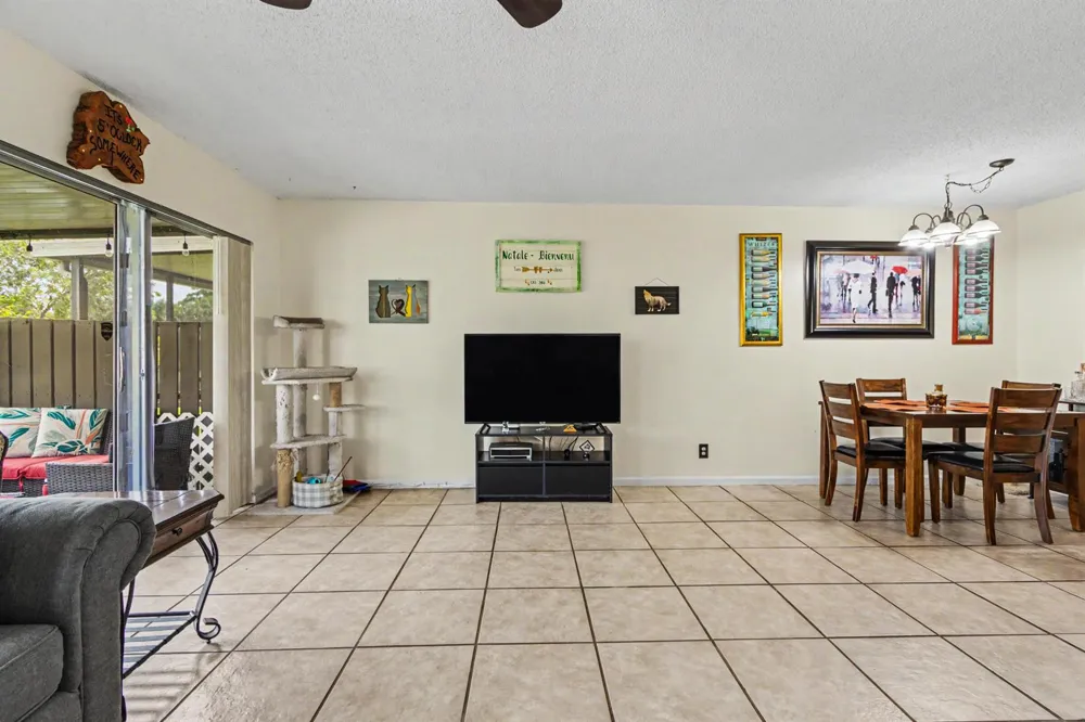 2269 DISCOVERY CIRCLE W Deerfield Beach, FL 33442