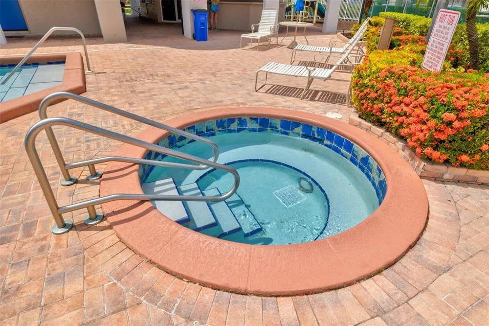 2269 DISCOVERY CIRCLE W Deerfield Beach, FL 33442