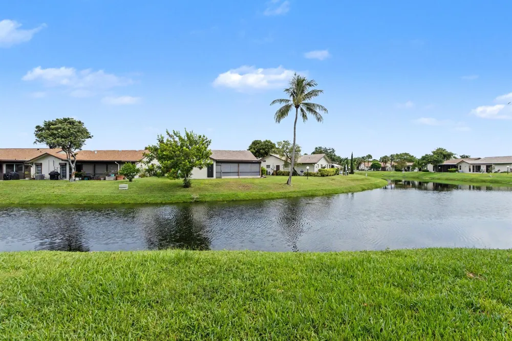 2269 DISCOVERY CIRCLE W Deerfield Beach, FL 33442