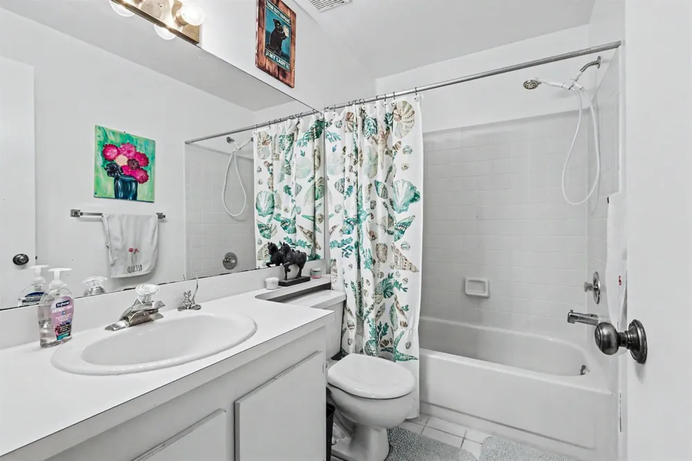 2269 DISCOVERY CIRCLE W Deerfield Beach, FL 33442