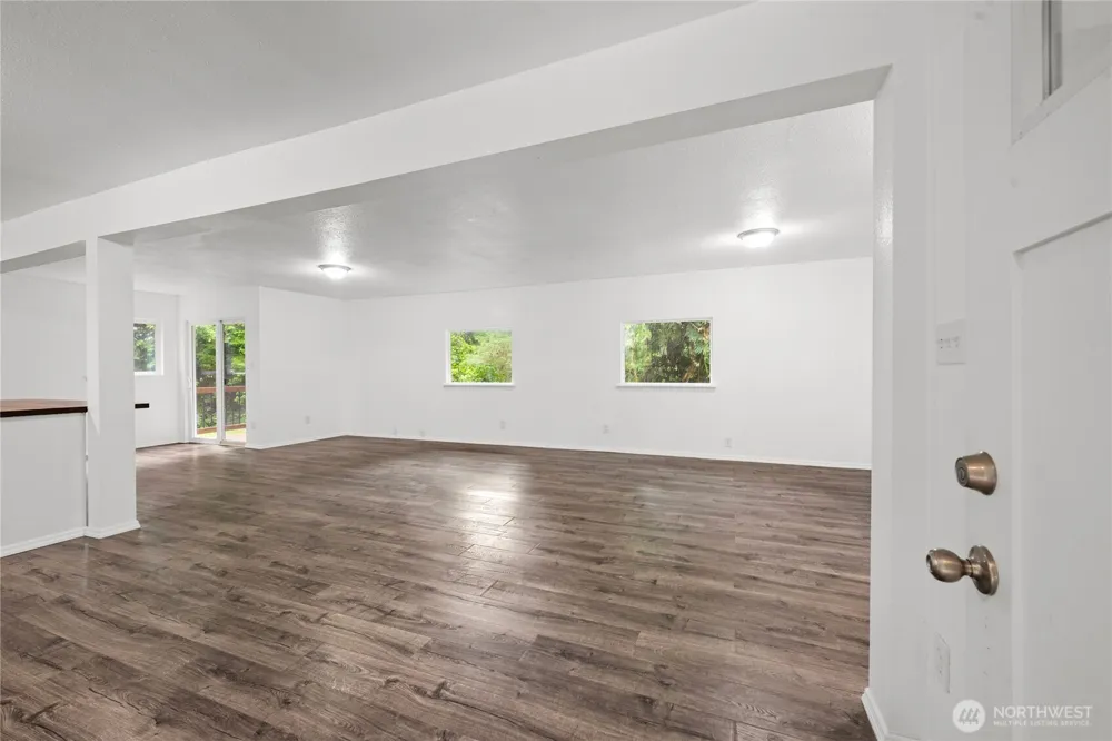 2693 State Rt 101 Ilwaco, WA 98624