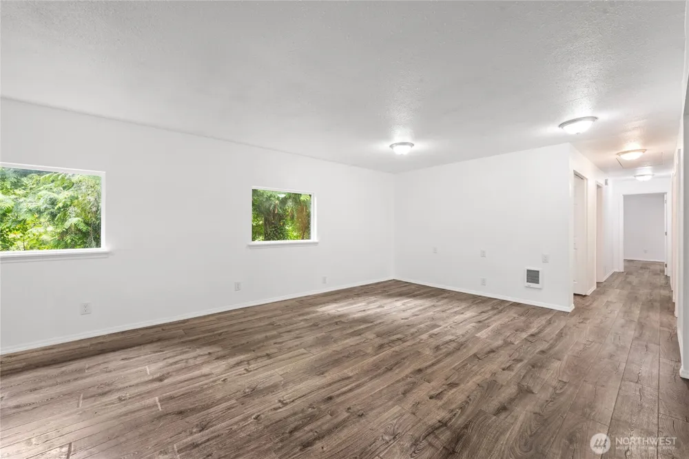 2693 State Rt 101 Ilwaco, WA 98624