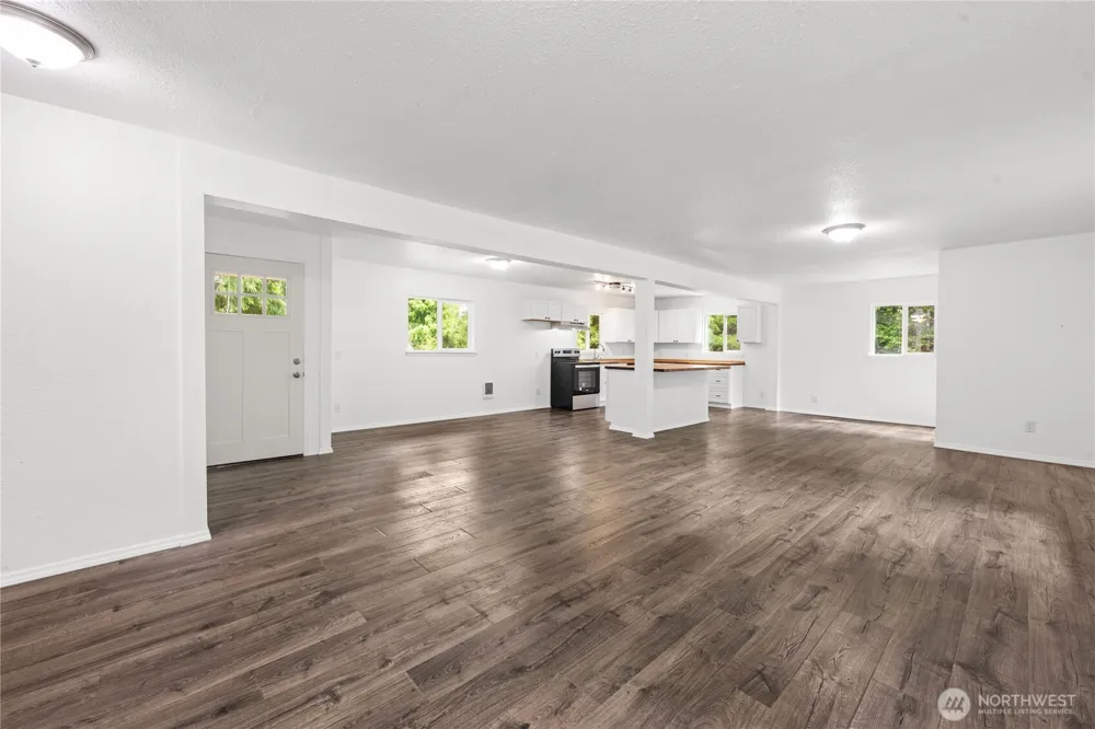 2693 State Rt 101 Ilwaco, WA 98624