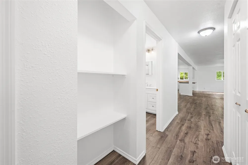 2693 State Rt 101 Ilwaco, WA 98624