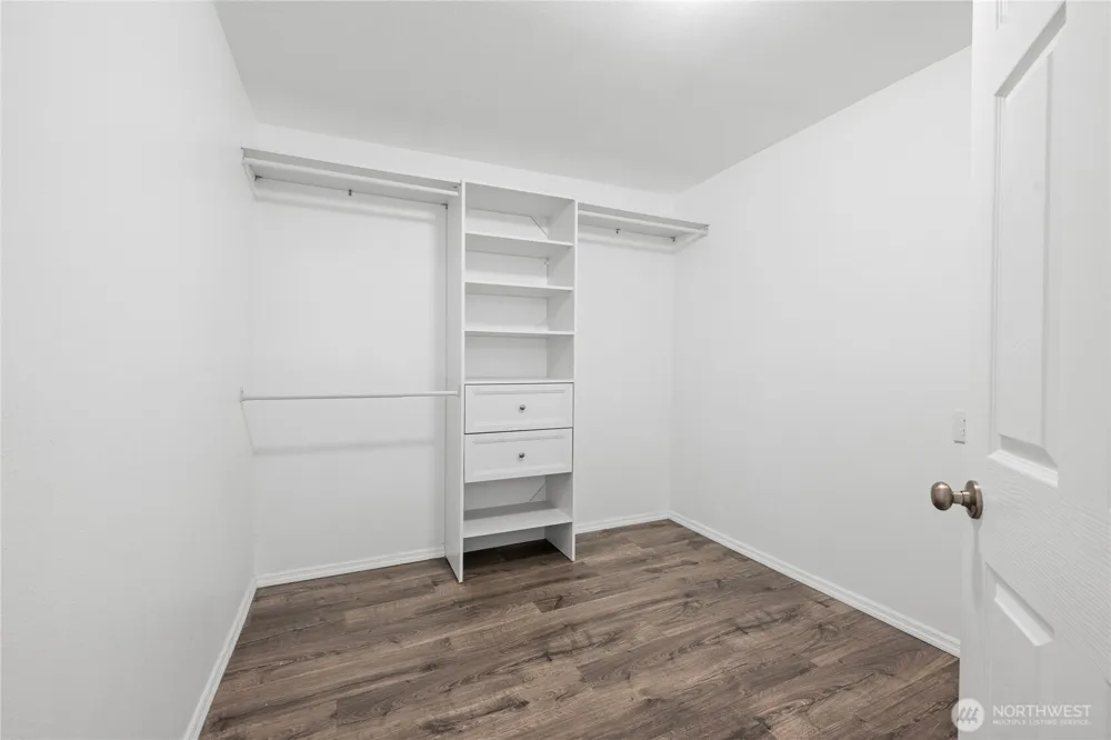 2693 State Rt 101 Ilwaco, WA 98624