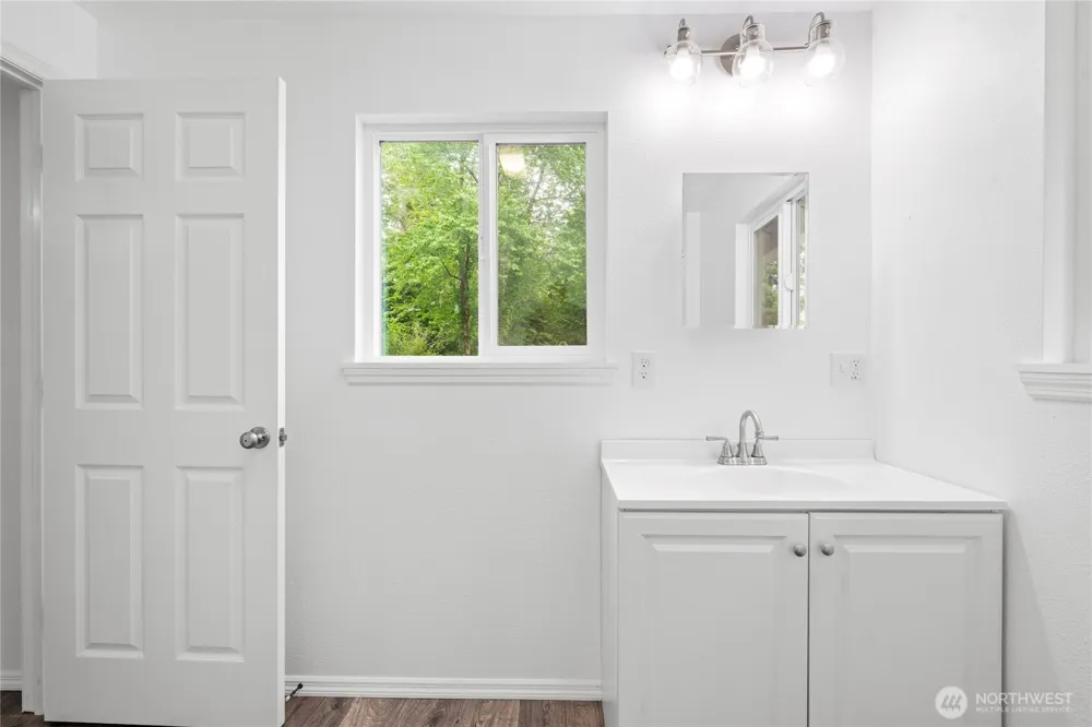 2693 State Rt 101 Ilwaco, WA 98624