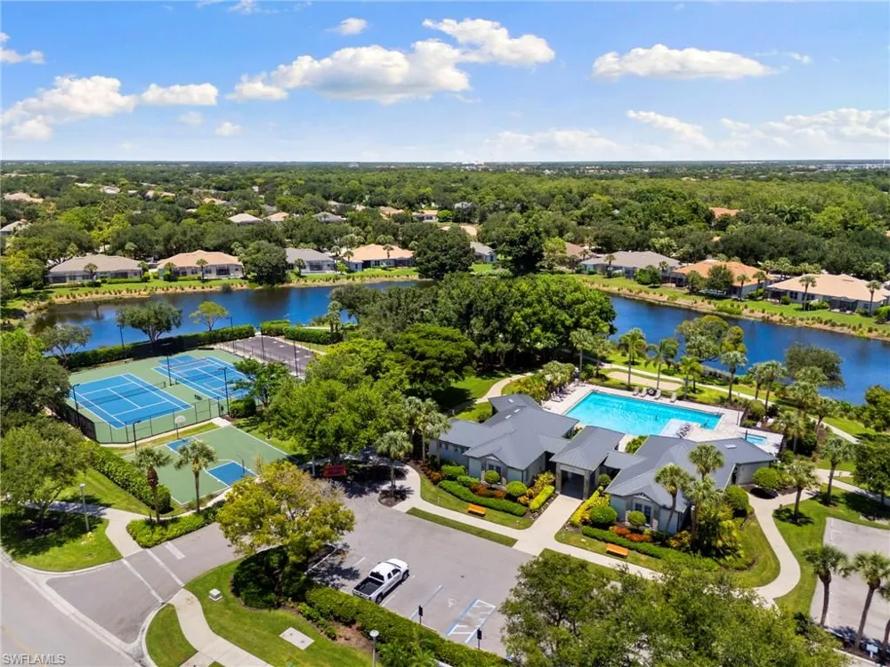 6561 Autumn Woods Boulevard Naples, FL 34109