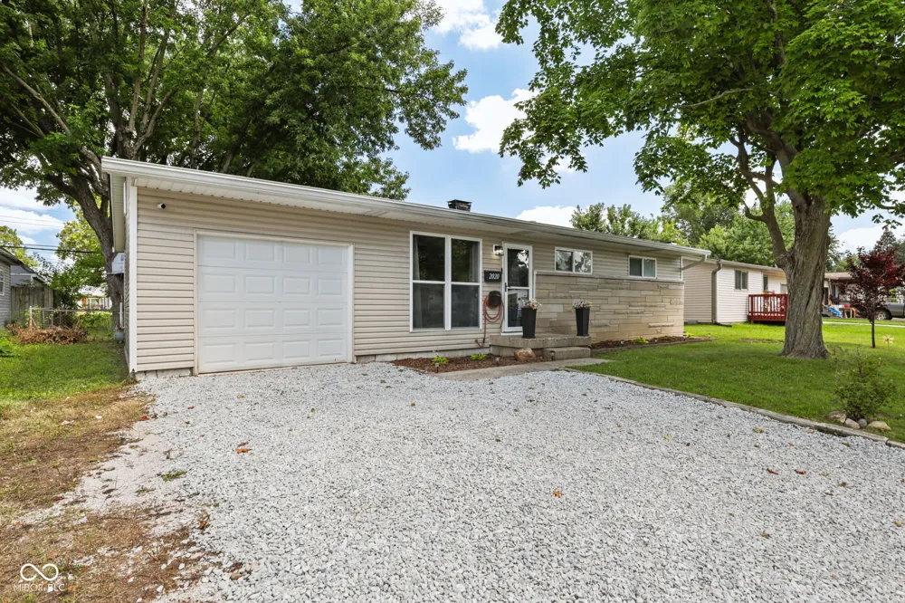 2020 Newcomer Lane Beech Grove, IN 46107