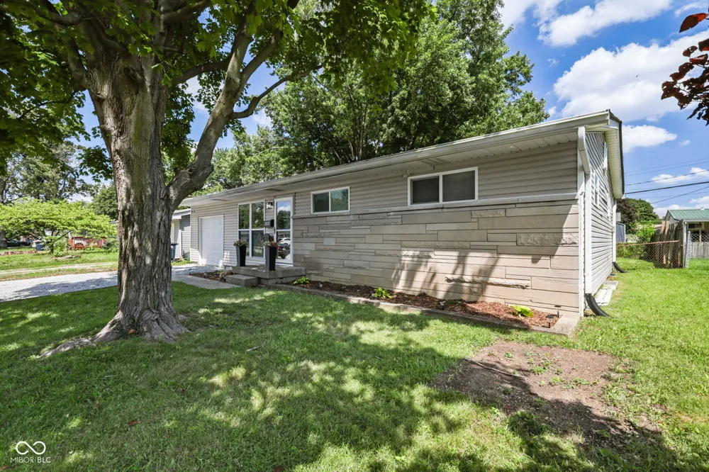 2020 Newcomer Lane Beech Grove, IN 46107