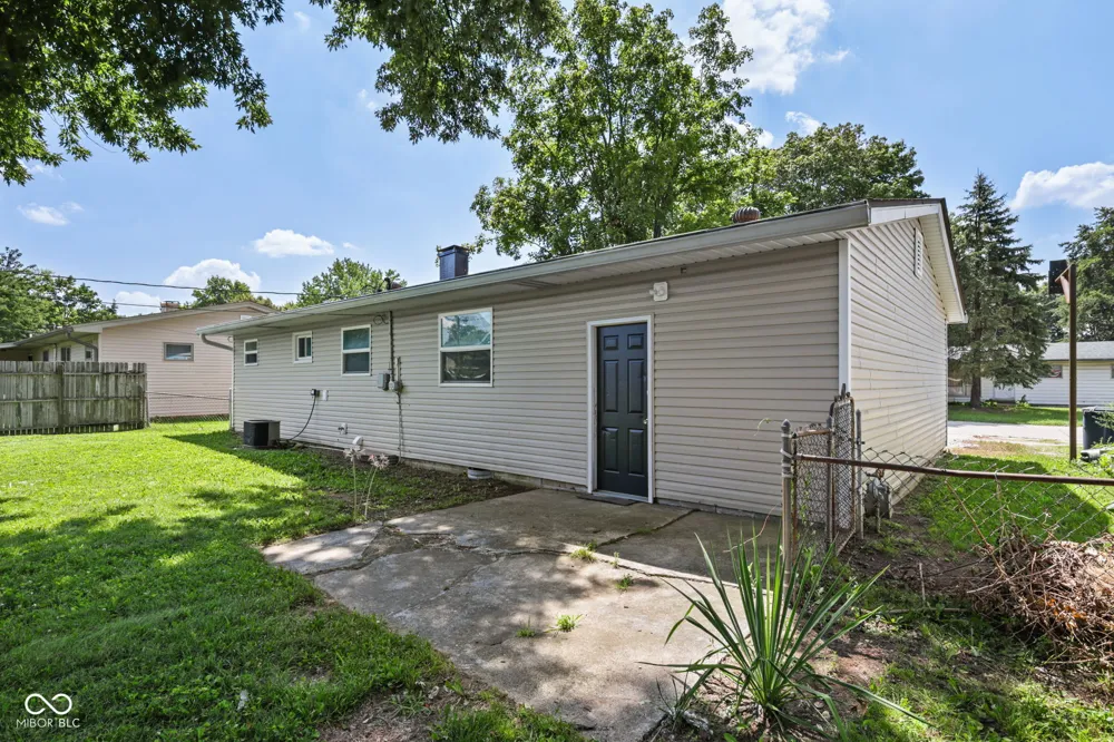 2020 Newcomer Lane Beech Grove, IN 46107