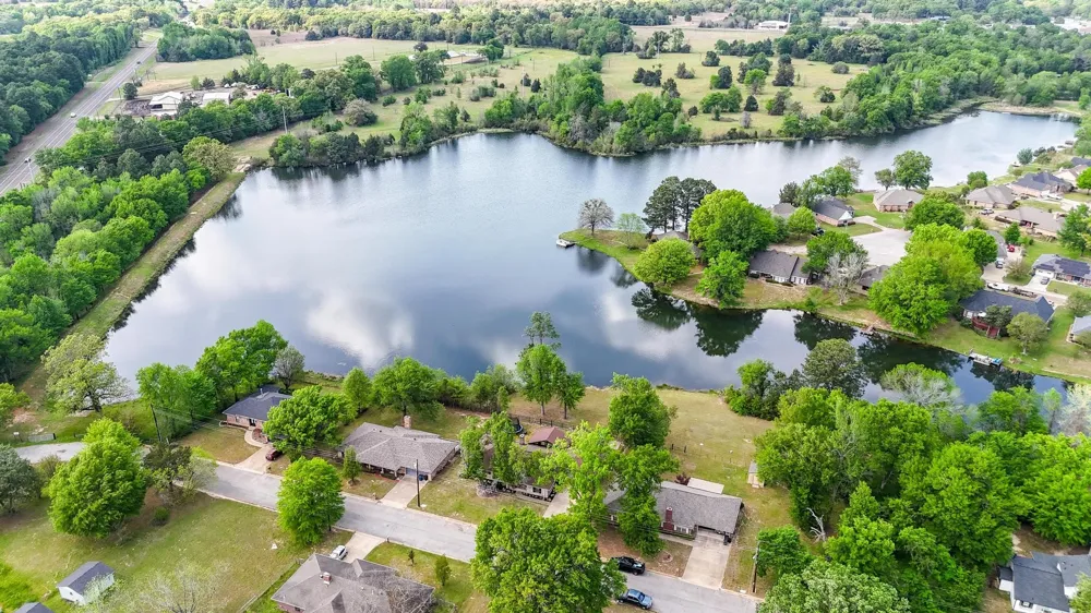 210 Pat Drive Mineola, TX 75773