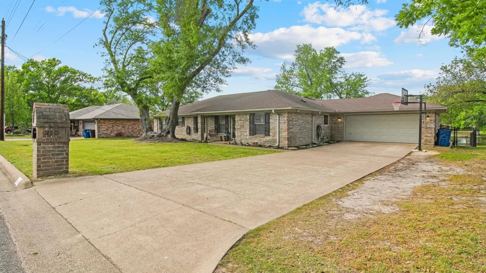 210 Pat Drive Mineola, TX 75773