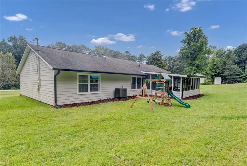 120 Creekwood Lane Fayetteville, GA 30214