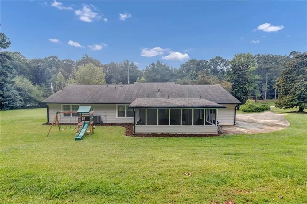 120 Creekwood Lane Fayetteville, GA 30214