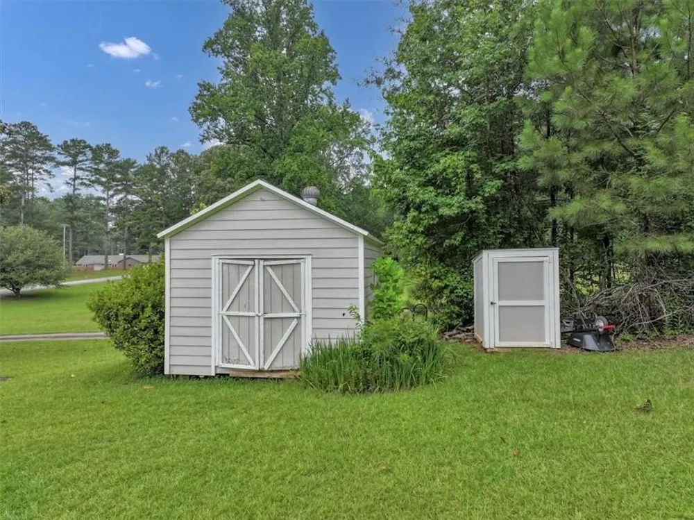 120 Creekwood Lane Fayetteville, GA 30214