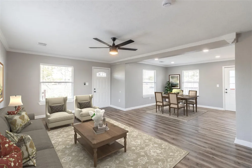 725 10th Street Dickinson, TX 77539