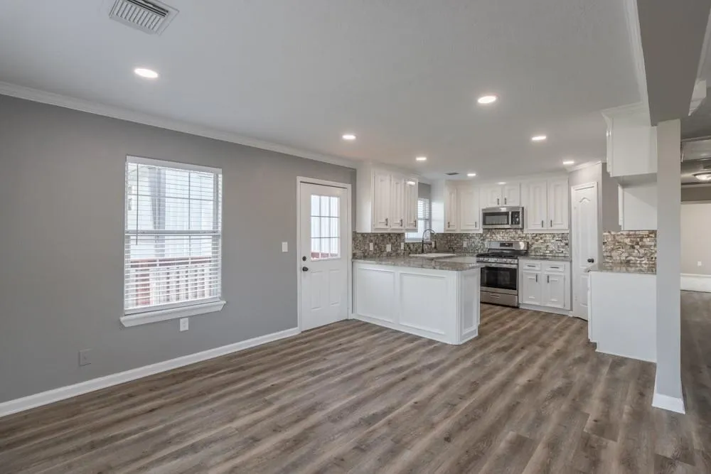 725 10th Street Dickinson, TX 77539