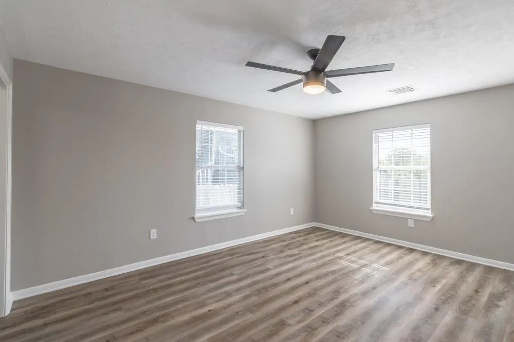 725 10th Street Dickinson, TX 77539