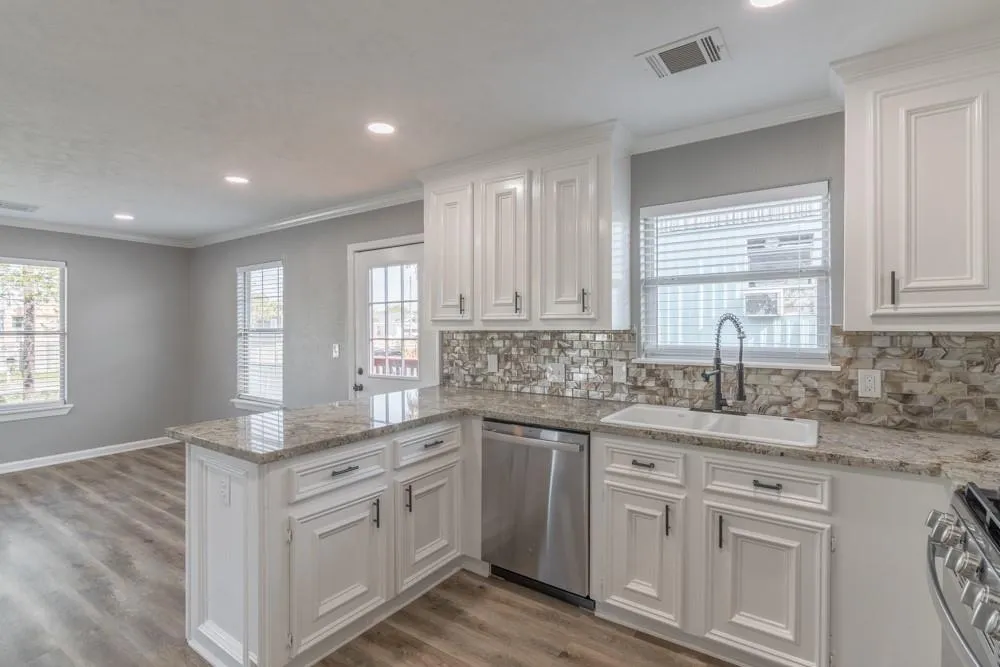 725 10th Street Dickinson, TX 77539