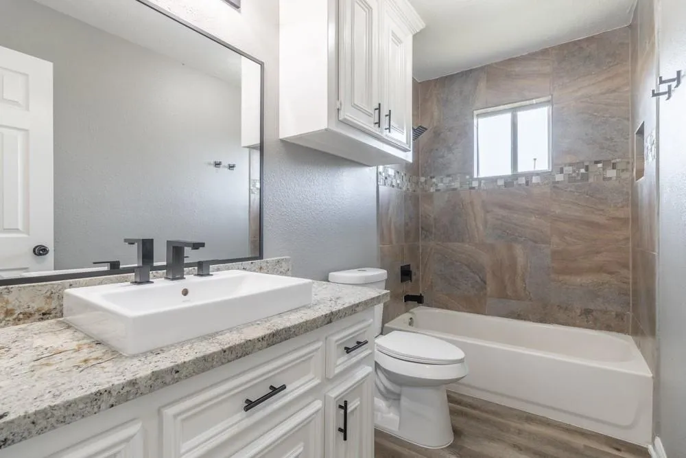 725 10th Street Dickinson, TX 77539