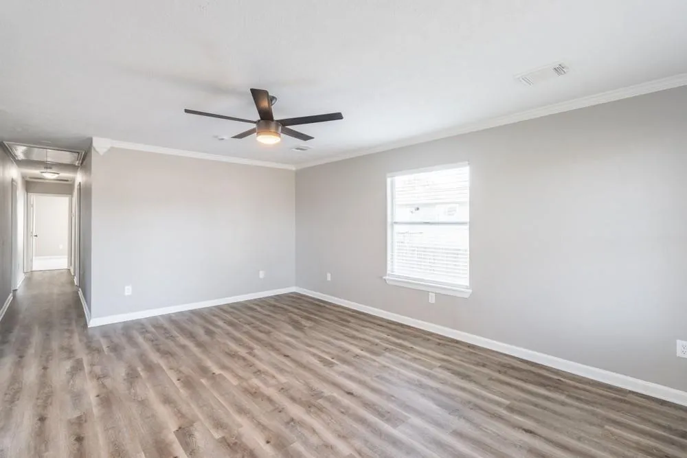 725 10th Street Dickinson, TX 77539