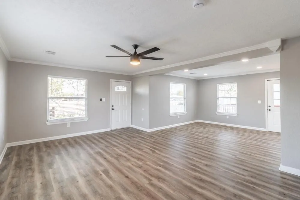 725 10th Street Dickinson, TX 77539