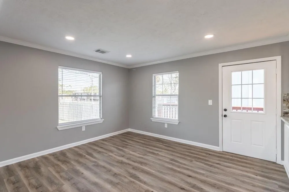 725 10th Street Dickinson, TX 77539