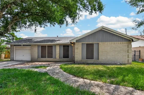 2714 S Brompton Drive