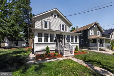 213 LAWNSIDE AVENUE