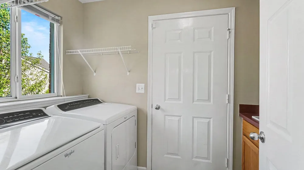 637 Bristol Drive Chelsea, MI 48118
