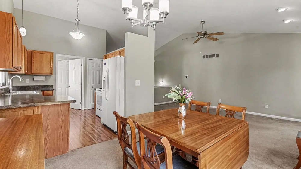 637 Bristol Drive Chelsea, MI 48118