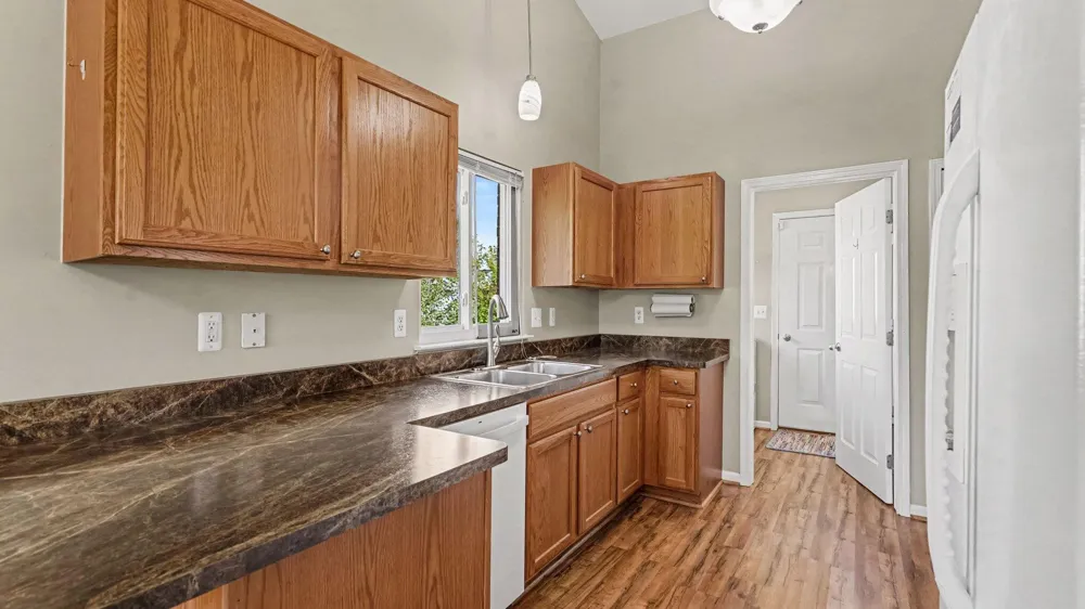 637 Bristol Drive Chelsea, MI 48118