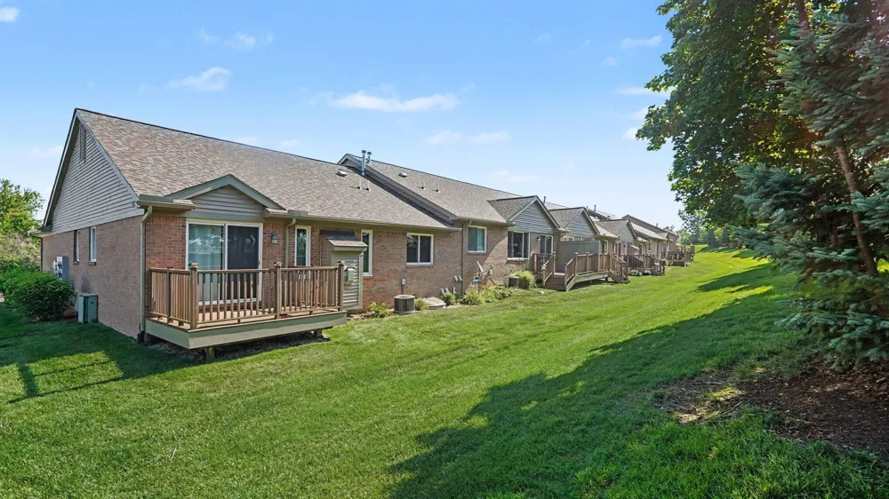 637 Bristol Drive Chelsea, MI 48118