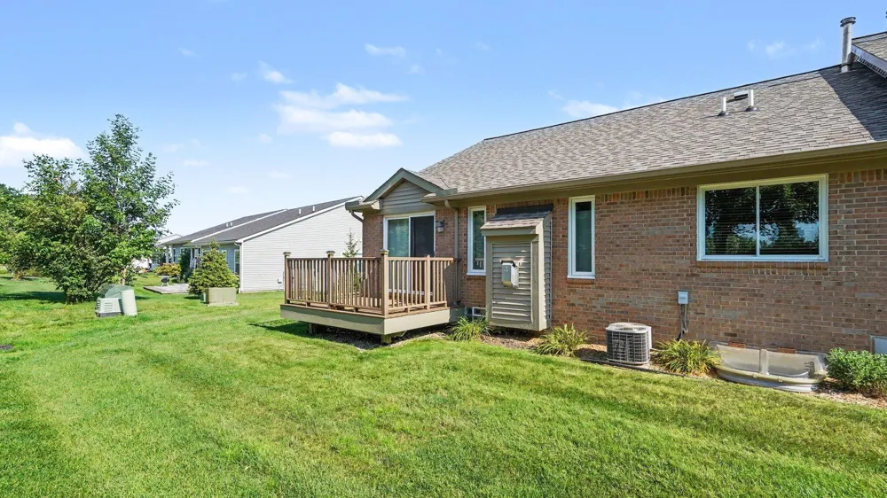 637 Bristol Drive Chelsea, MI 48118