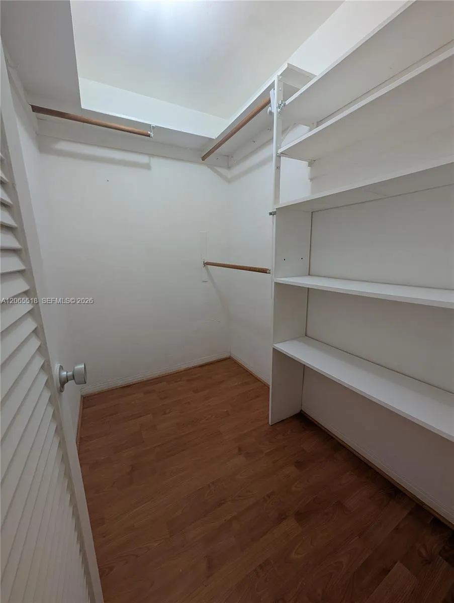 900 Tallwood Ave #305 Hollywood, FL 33021