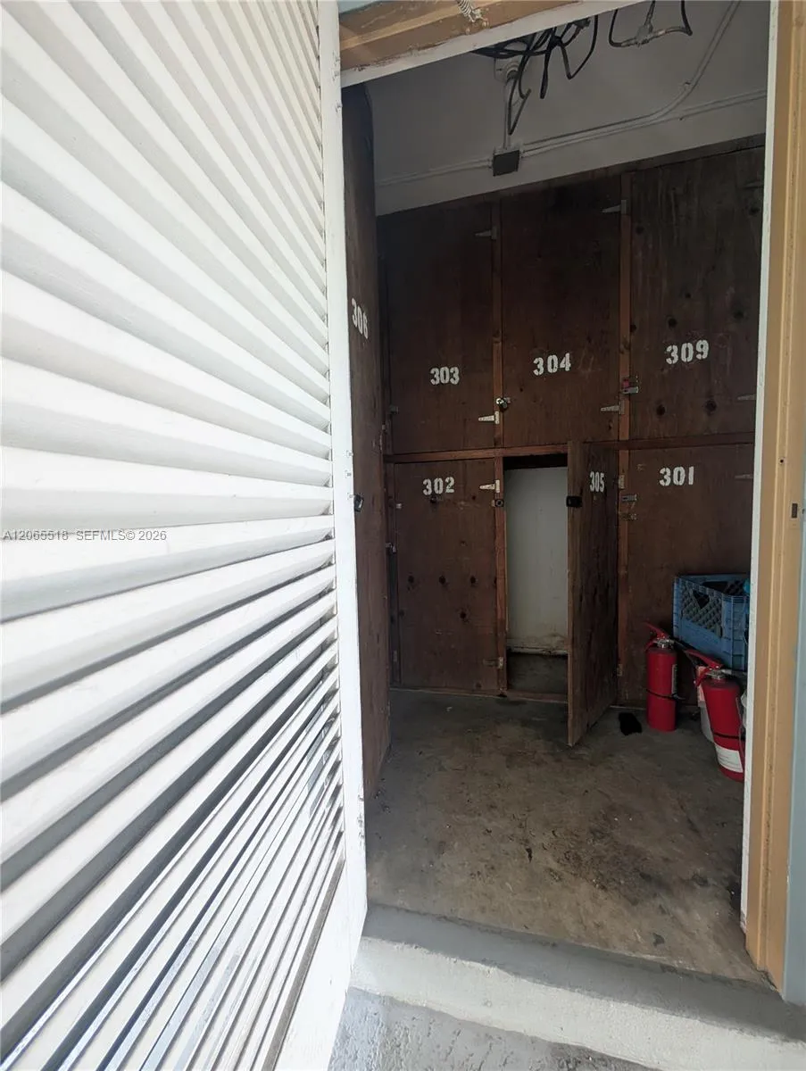 900 Tallwood Ave #305 Hollywood, FL 33021